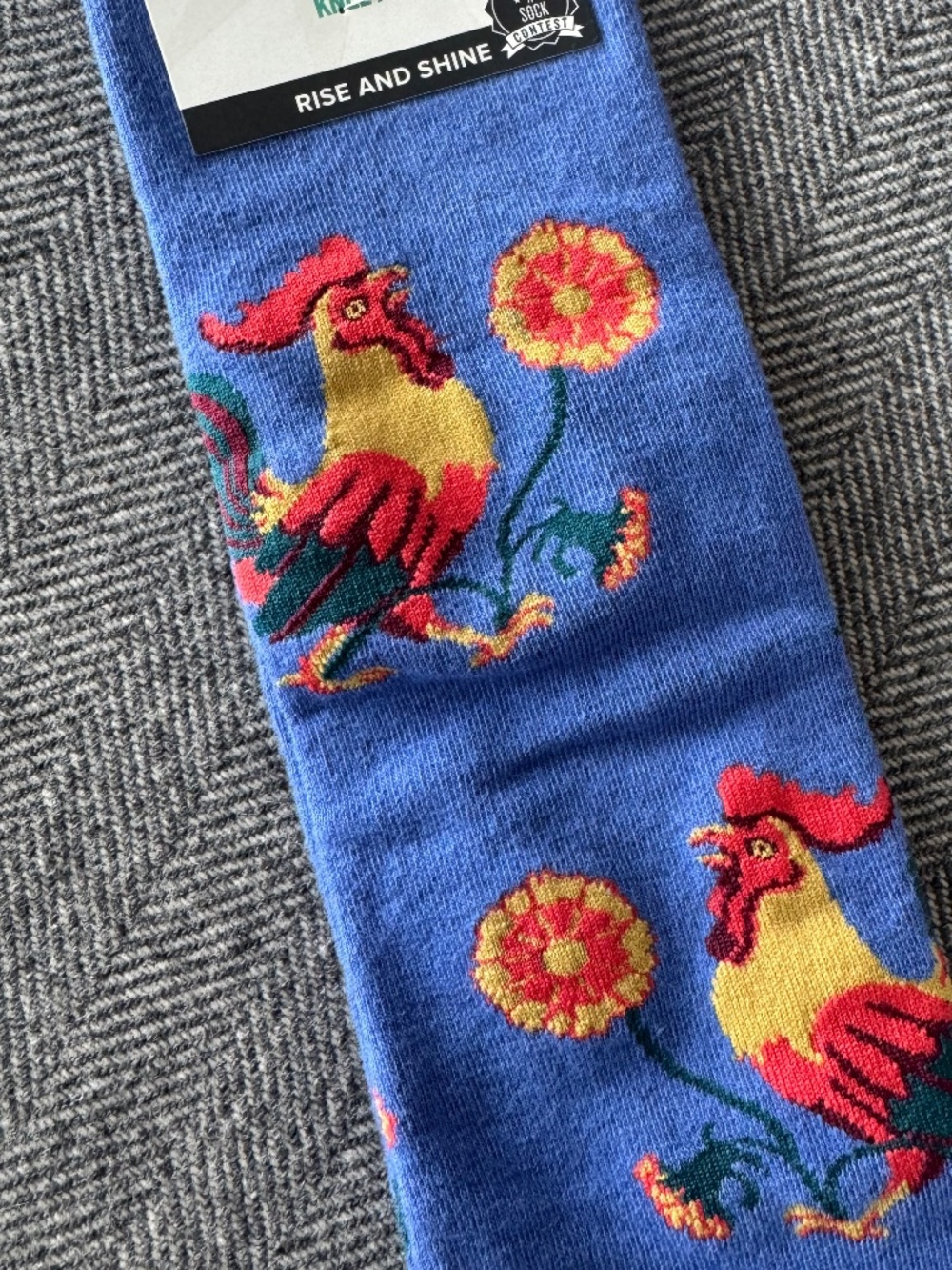 NWT, SOCK IT TO ME KNEE HIGH SOCKS, IN DARLING RISE AND SHINE PATTERN